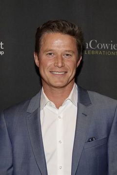 Billy Bush interpreta Drill Sergeant