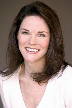 Carolyn McCormick interpreta Mrs. McNamara