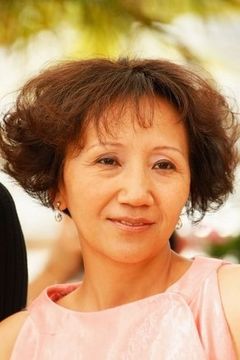 Lu Yi-Ching interpreta Joey's grandmother