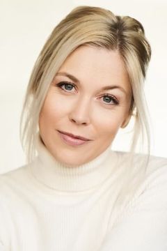 Haley Sims interpreta Sunny Catilina