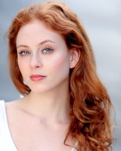 Helena Barlow interpreta Rose Weasley (19 Years Later)