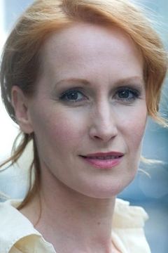 Nicole Beutler interpreta Fiona Clingmore
