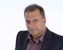 Ranjit Samra interpreta Pilot (uncredited)