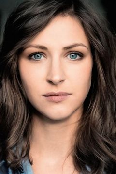 Natalia Belitski interpreta Julia