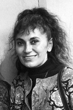 Nana Aslanoglu interpreta Ahinoab