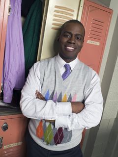 Deon Richmond interpreta Tyson Fox