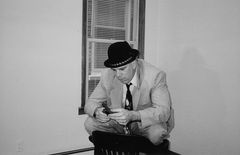 Gene Canfield interpreta Charlie
