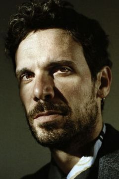 Francesco Montanari interpreta Riccardo