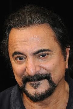 Tom Savini interpreta News Photographer