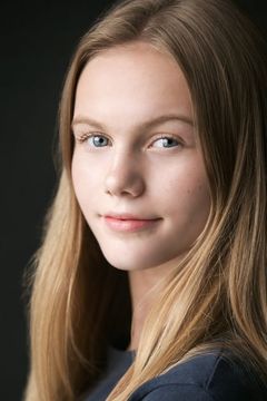 Cara Jenkins interpreta Young Elizabeth