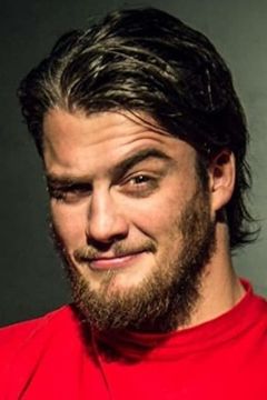 Antoni Davidov interpreta Muscle Merc