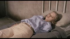 Rena Niehaus interpreta Alice