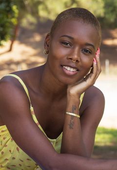 Bianca Brewton interpreta MOB Dancer