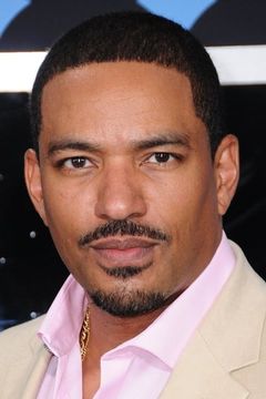 Laz Alonso interpreta Billy Soto
