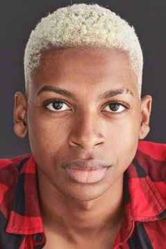 Jordan Aaron Hall interpreta Zeke