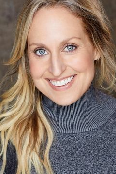 Annie Sertich interpreta Kate Becker