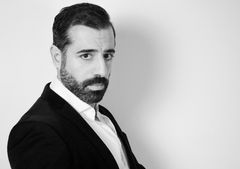 Bahador Foladi interpreta Farzad Asadi