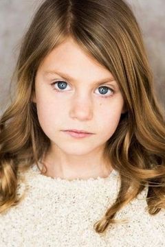 Abigail Pniowsky interpreta Hannah (8 yrs. old)
