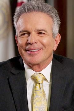 Tony Denison interpreta Andy Flynn
