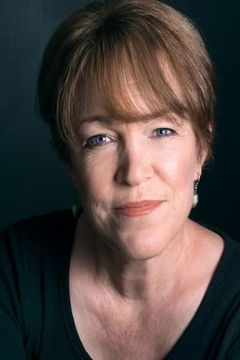 Julie Welch interpreta Mrs. Wyler
