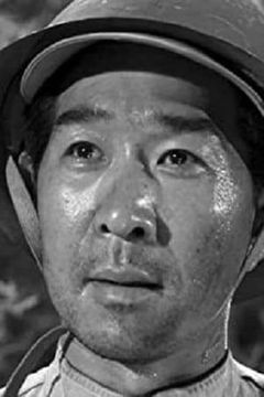 Dale Ishimoto interpreta Vice Admiral Moshiro Hosogaya