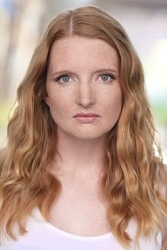 Claira Watson Parr interpreta Noblewoman (uncredited)