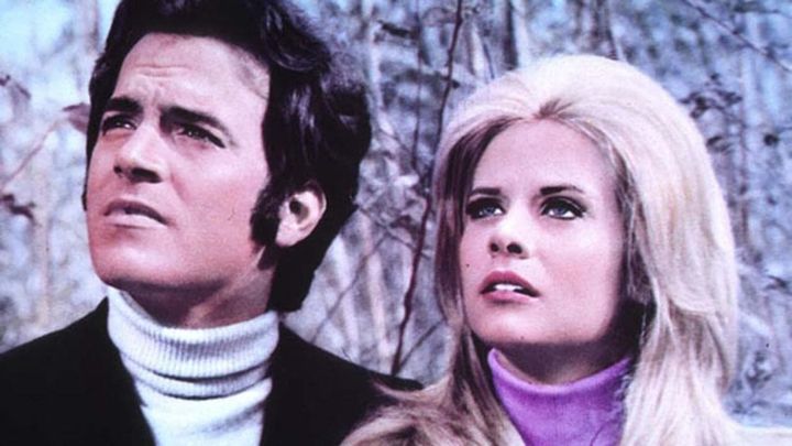 Una scena tratta dal film Lisa dagli occhi blu