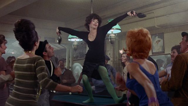 Una scena tratta dal film Irma la dolce