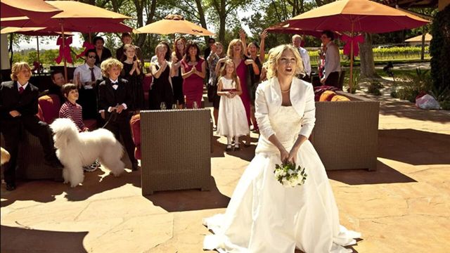 Una scena tratta dal film Un matrimonio sotto l'albero