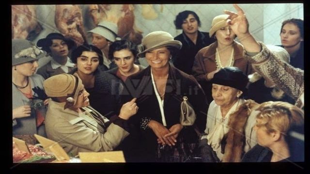 Una scena tratta dal film Sabato, domenica e lunedì