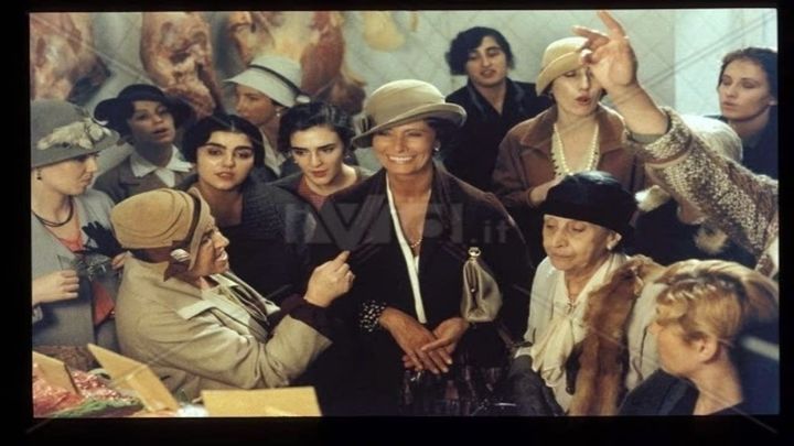 Una scena tratta dal film Sabato, domenica e lunedì