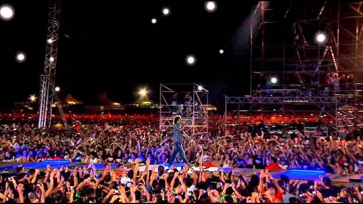 Una scena tratta dal film Ligabue Campovolo - Il film