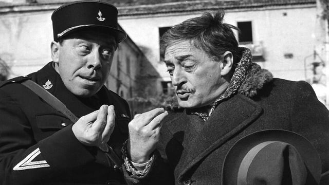 Una scena tratta dal film La legge è legge