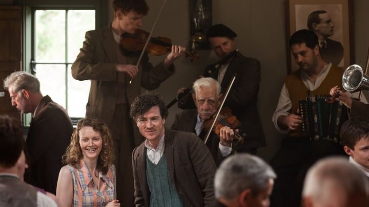 Una scena tratta dal film Jimmy's Hall - Una storia d'amore e libertà