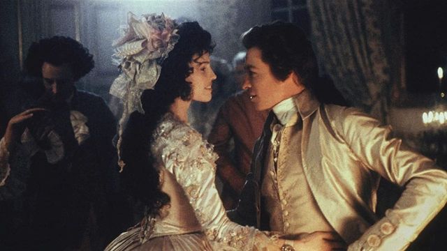 Una scena tratta dal film L'intrigo della collana