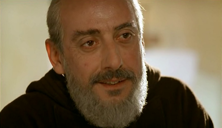 Una scena tratta dal film Padre Pio