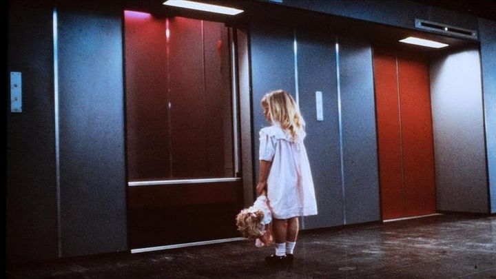 Una scena tratta dal film L'ascensore