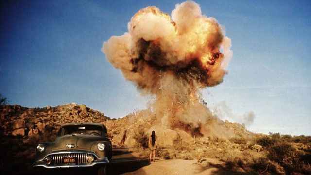 Una scena tratta dal film Zabriskie Point