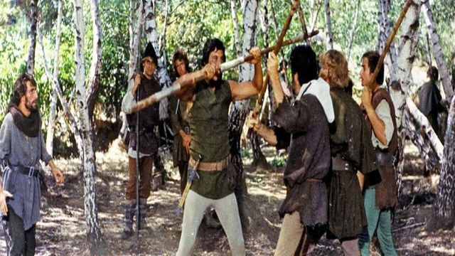 Una scena tratta dal film L'arciere di fuoco