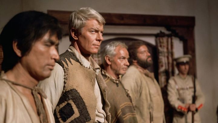 Una scena tratta dal film Un esercito di 5 uomini