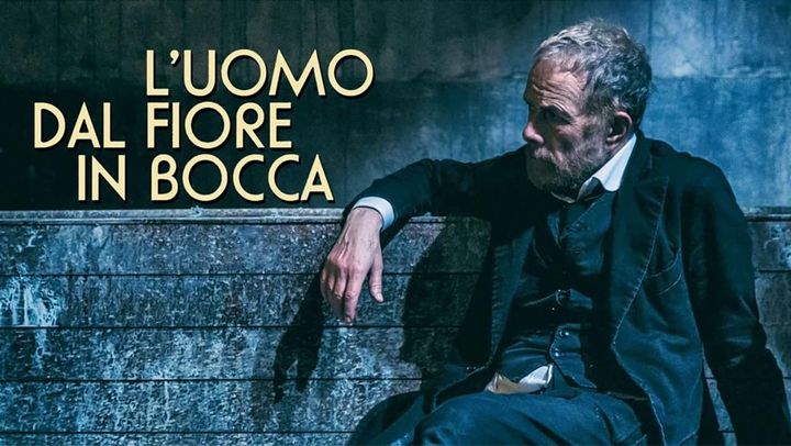 Una scena tratta dal film L'uomo dal fiore in bocca