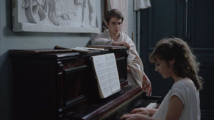 Una scena tratta dal film Le due inglesi