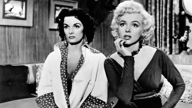 Una scena tratta dal film Gli uomini preferiscono le bionde
