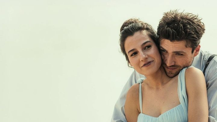 Una scena tratta dal film She Said Maybe