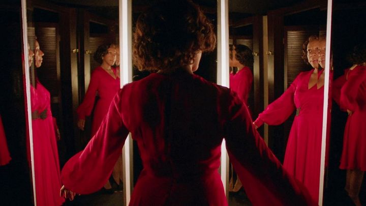 Una scena tratta dal film In Fabric