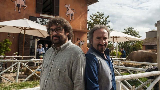 Una scena tratta dal film 2 fantasmi di troppo