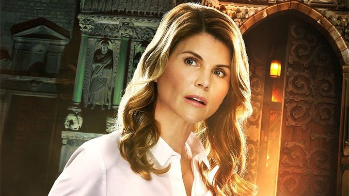 Una scena tratta dal film Garage Sale Mystery: Il vestito da sposa