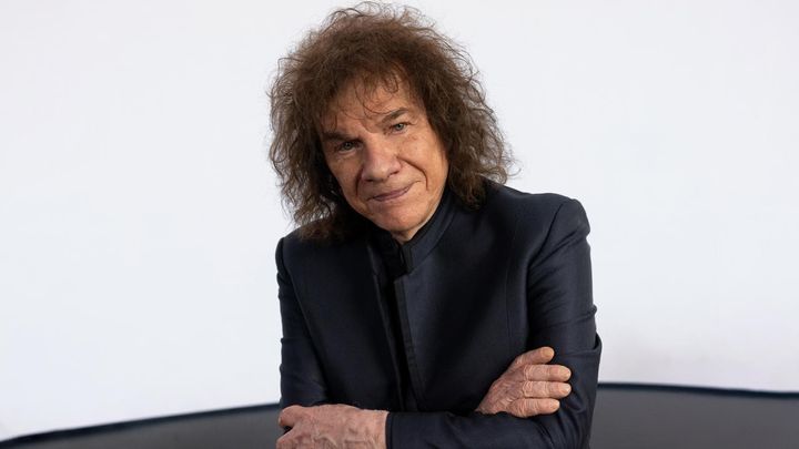 Una scena tratta dal film Il mio nome è Riccardo Cocciante