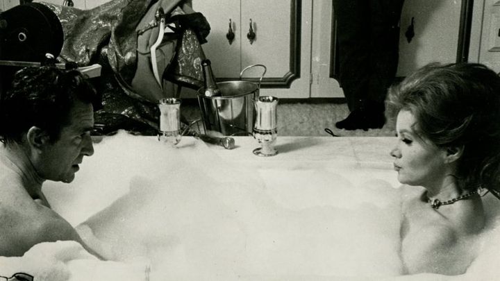 Una scena tratta dal film Una moglie americana