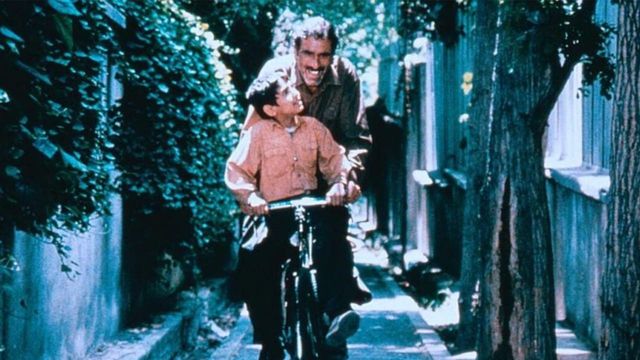 Una scena tratta dal film I bambini del cielo